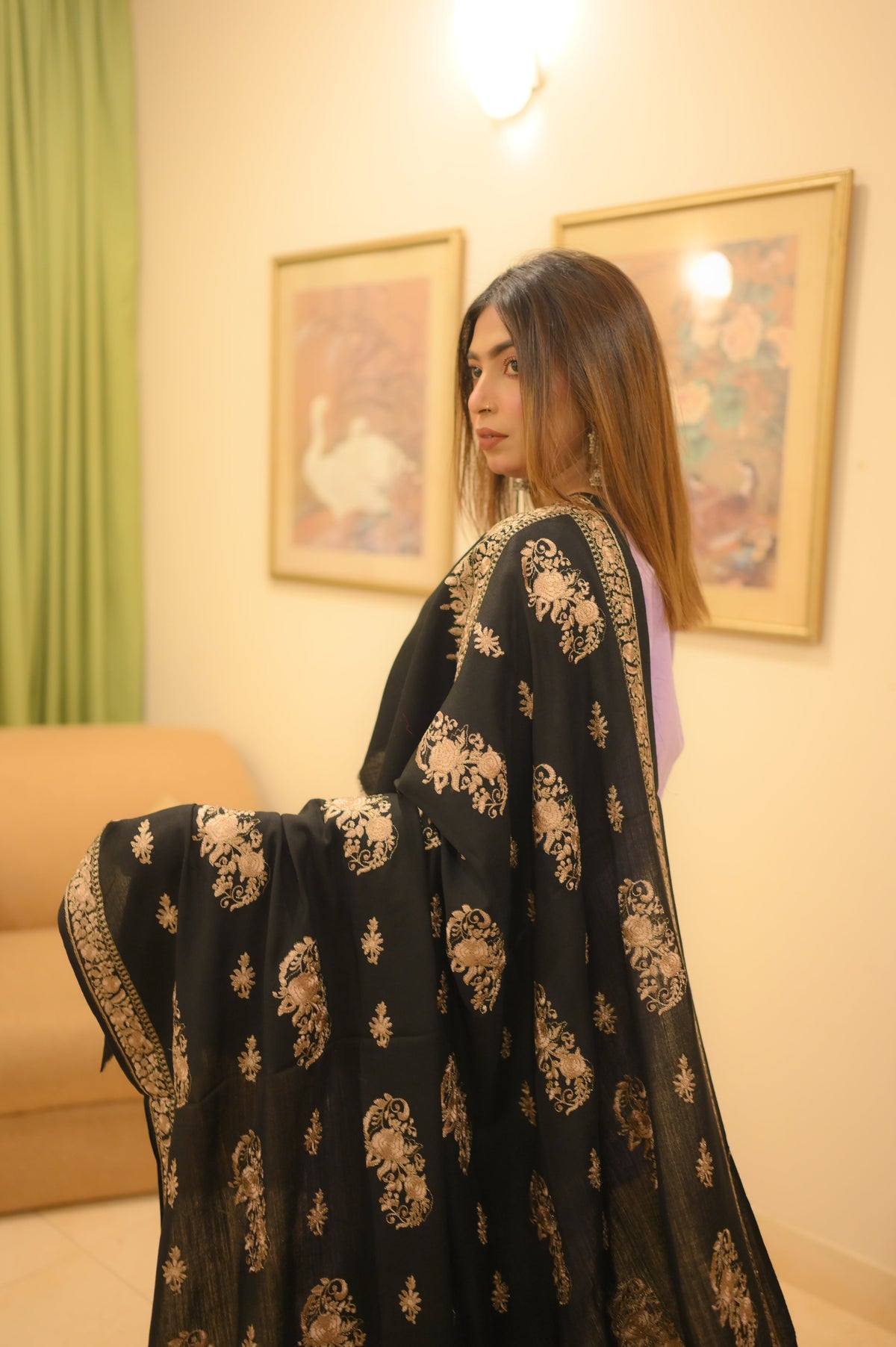 Royal Glow Shawl - Black