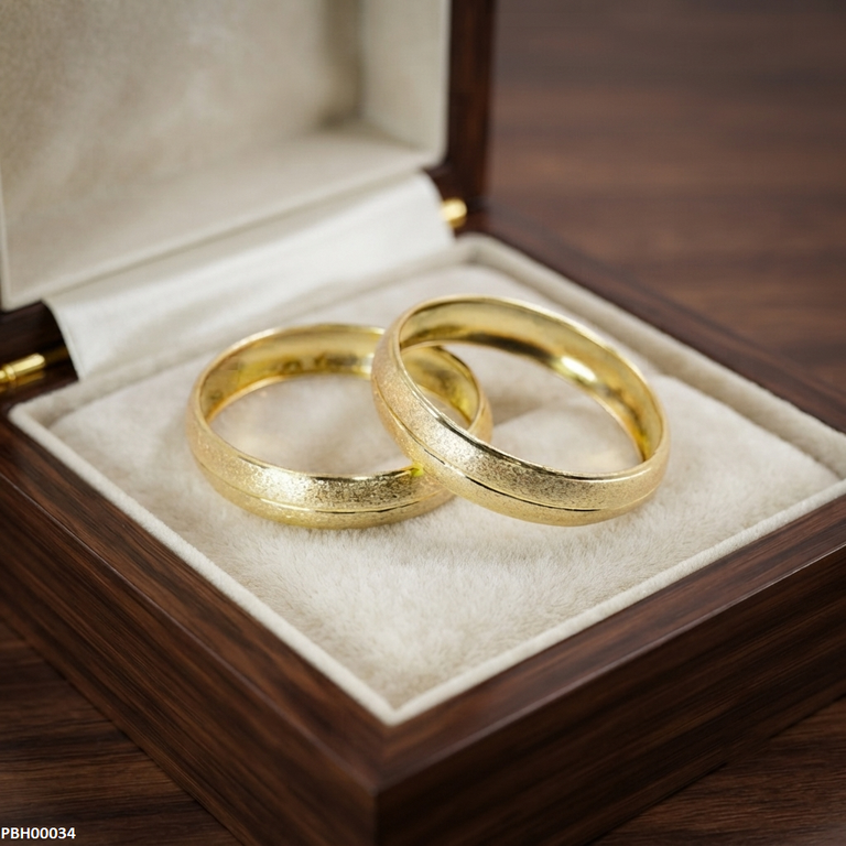 Textured Gold Bangle
