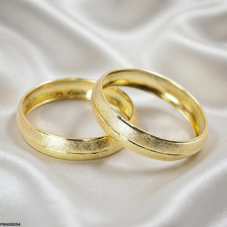 Textured Gold Bangle