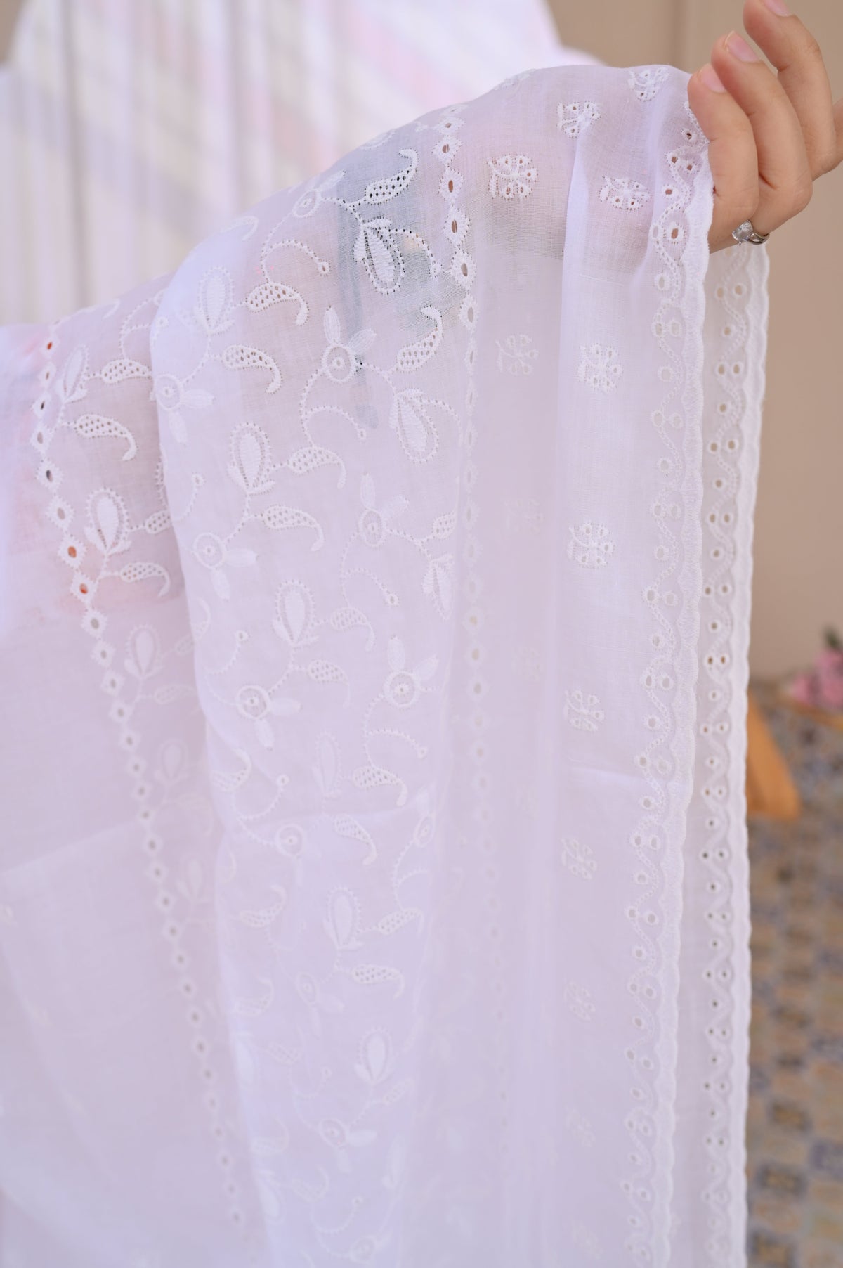 Rouge Summer shawl White