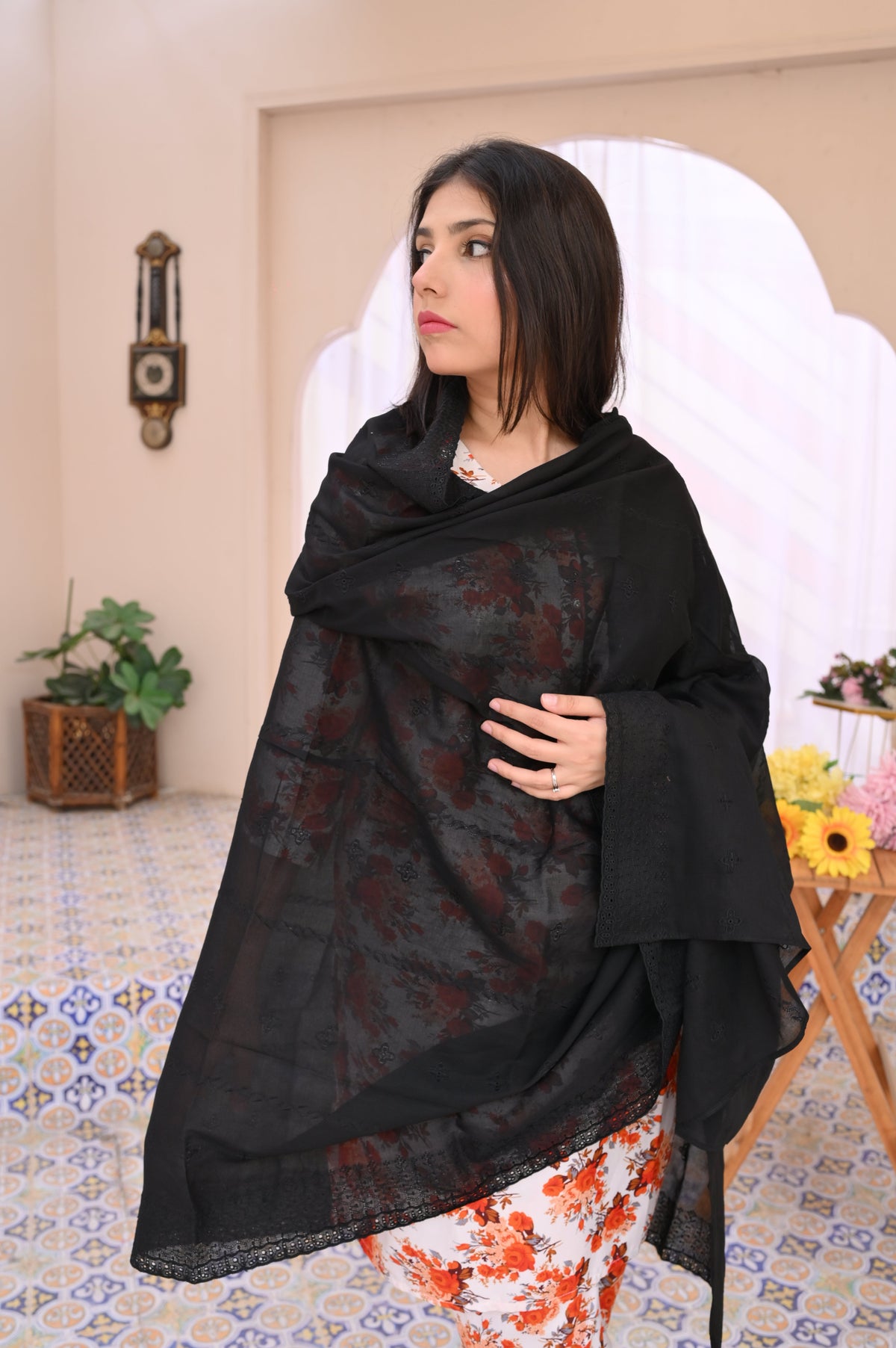 Rouge Summer shawl Black